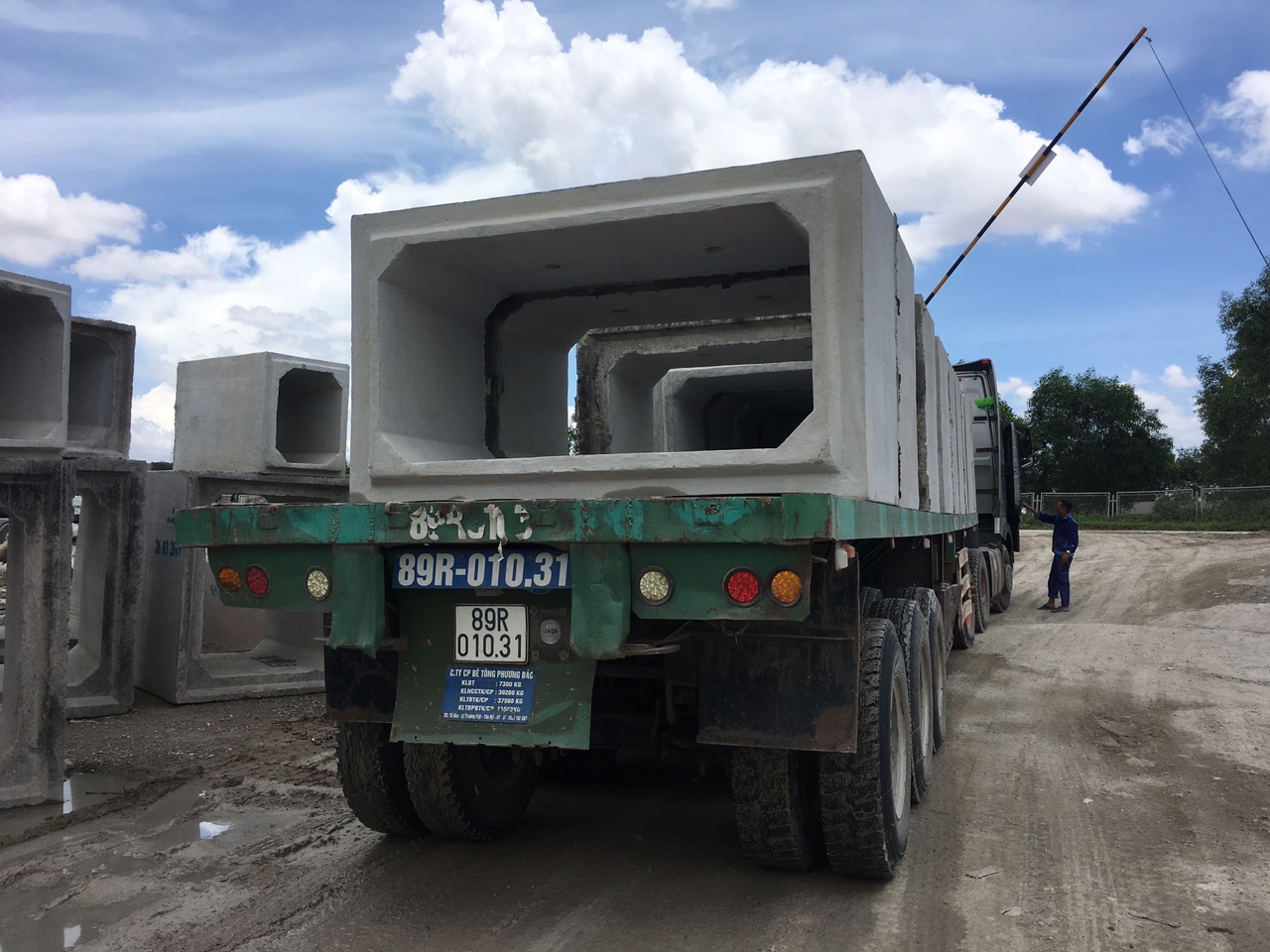 cống hộp được chở ra công trường